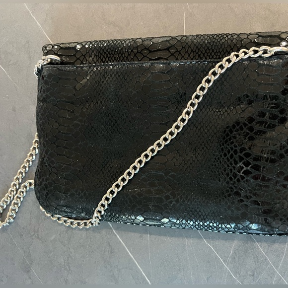 Michael Kors snake print clutch with strap - Picture 5 of 5
